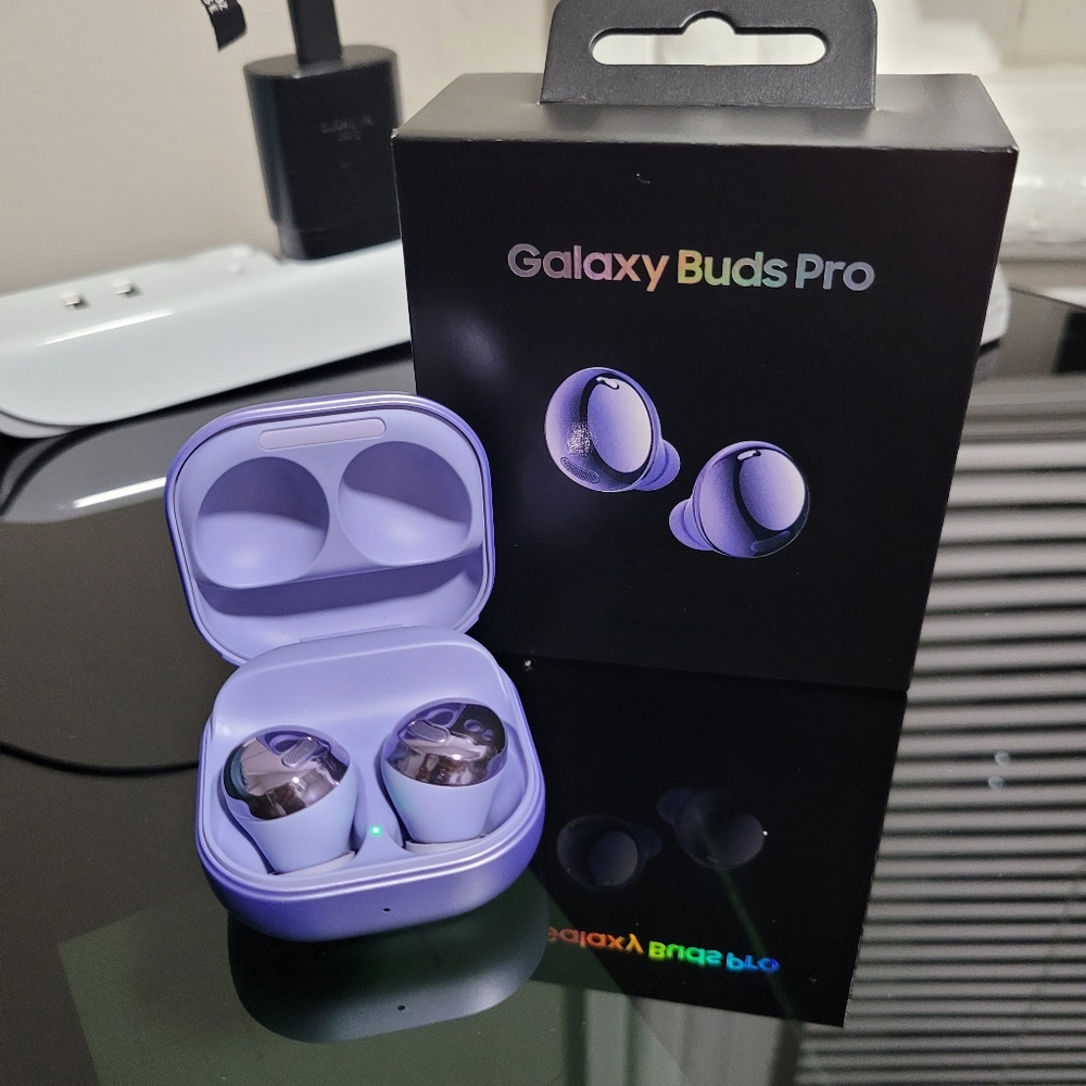 SOLD Samsung Galaxy Buds Pro - Phantom Violet